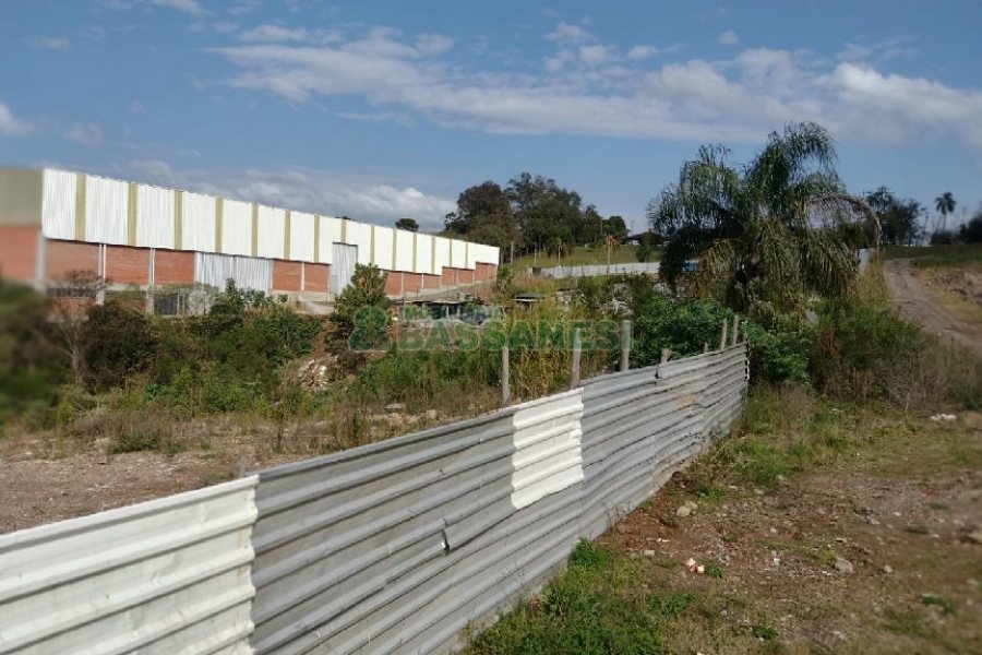 Terreno com 11819m², no bairro São Giácomo em Caxias do Sul para Comprar