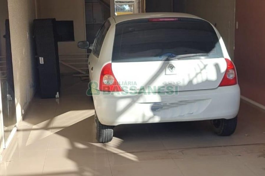 Sobrado com 83m², 2 dormitórios, 1 vaga, no bairro Desvio Rizzo em Caxias do Sul para Comprar