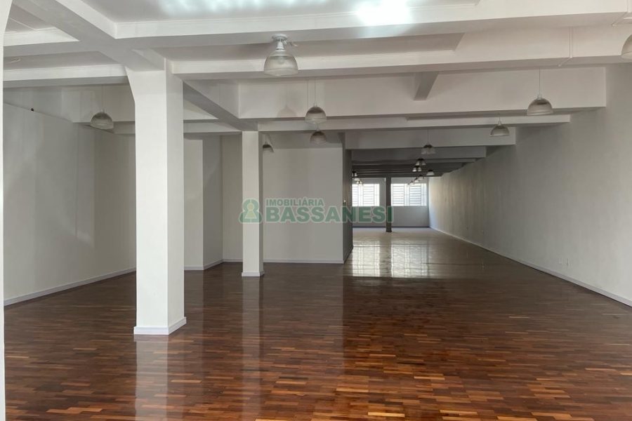 Loja com 300m², no bairro Centro em Caxias do Sul para Alugar