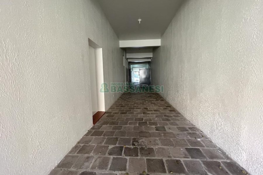 Loja com 300m², no bairro Centro em Caxias do Sul para Alugar