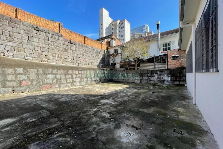 Loja com 300m², no bairro Centro em Caxias do Sul para Alugar