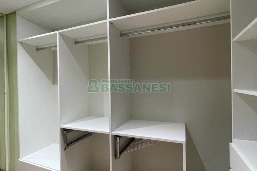 Apartamento com 210m², 3 dormitórios, 1 vaga, no bairro Sagrada Família em Caxias do Sul para Comprar