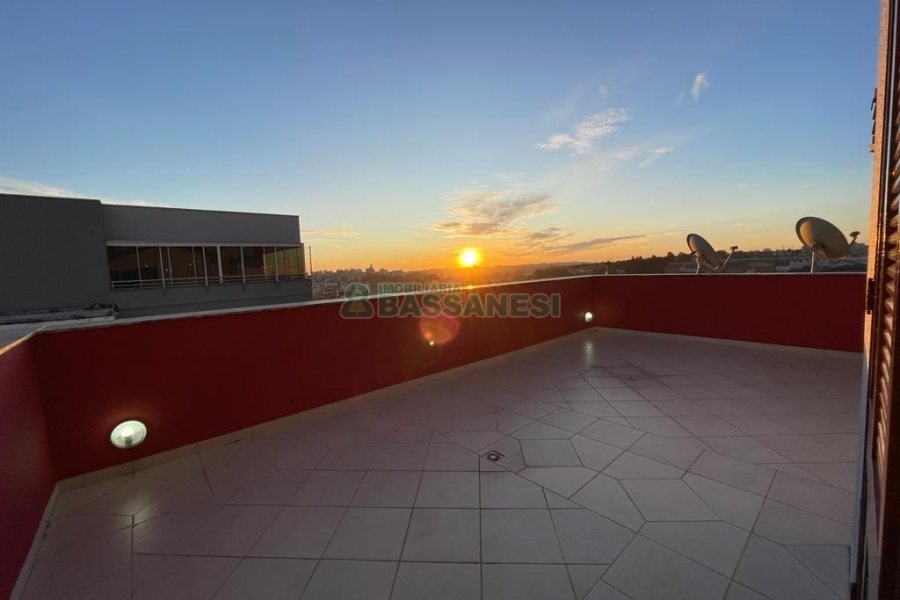 Apartamento com 210m², 3 dormitórios, 1 vaga, no bairro Sagrada Família em Caxias do Sul para Comprar