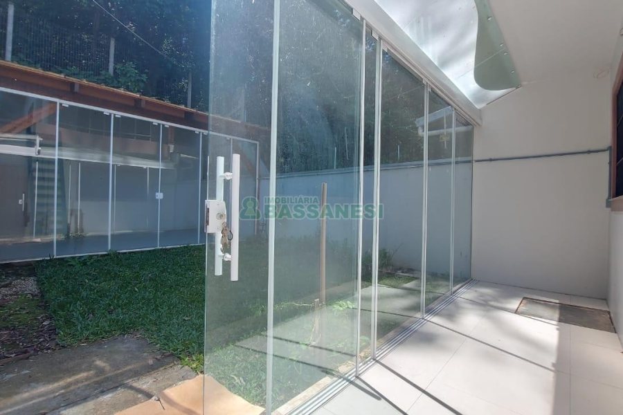 Sobrado com 164m², 3 dormitórios, 2 vagas, no bairro Santa Catarina em Caxias do Sul para Comprar