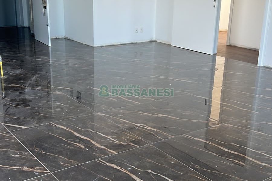 Apto/Cobertura com 216m², 3 dormitórios, 2 vagas, no bairro Desvio Rizzo em Caxias do Sul para Comprar