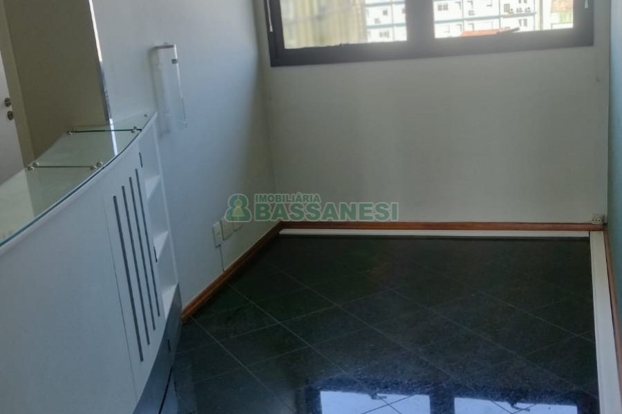 Sala com 48m², no bairro Centro em Caxias do Sul para Comprar