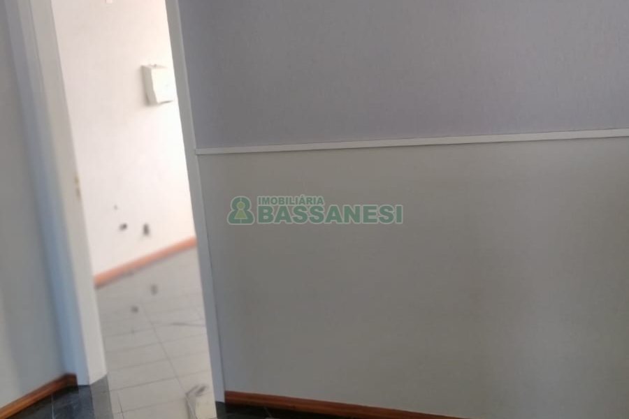 Sala com 48m², no bairro Centro em Caxias do Sul para Comprar