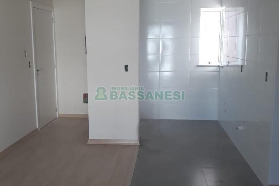 Apartamento com 60m², 2 dormitórios, 1 vaga, no bairro Salgado Filho em Caxias do Sul para Alugar