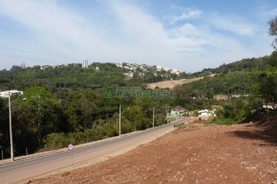 Terreno, no bairro São Victor COHAB em Caxias do Sul para Comprar