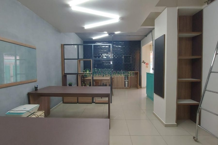 Loja com 60m², no bairro Rio Branco em Caxias do Sul para Alugar