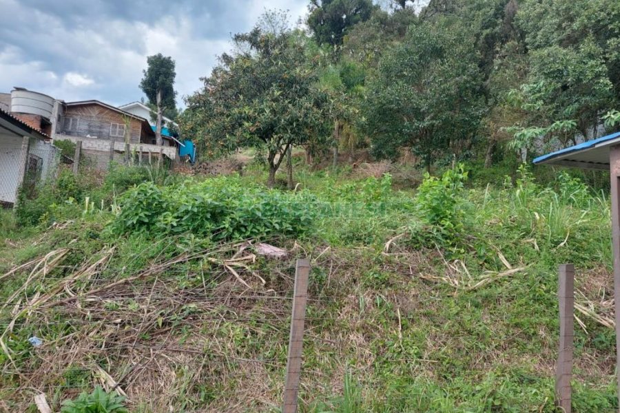Terreno com 460m², no bairro Charqueadas em Caxias do Sul para Comprar