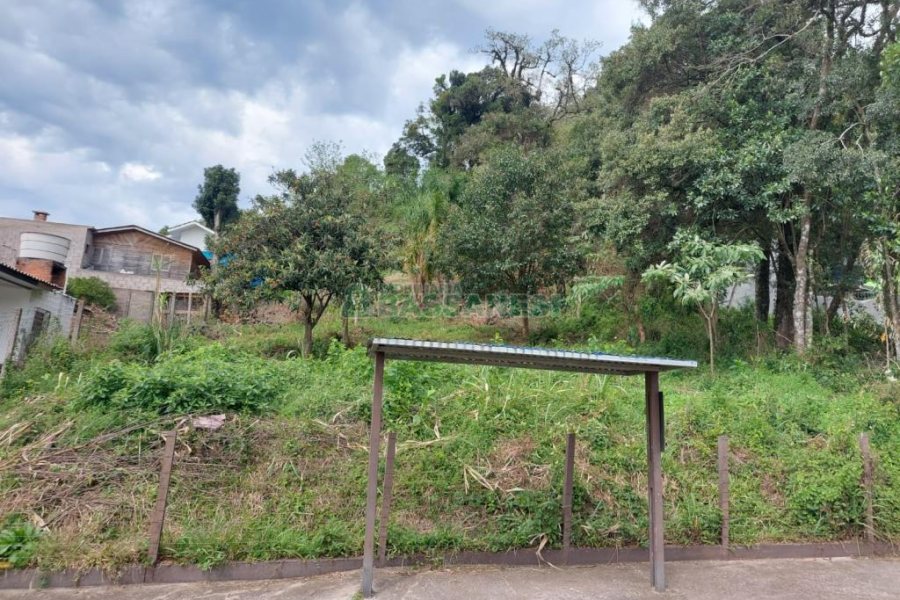 Terreno com 460m², no bairro Charqueadas em Caxias do Sul para Comprar