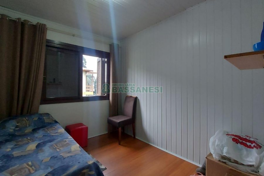 Casa com 189m², 7 dormitórios, 3 vagas, no bairro São Cristóvão em Caxias do Sul para Comprar