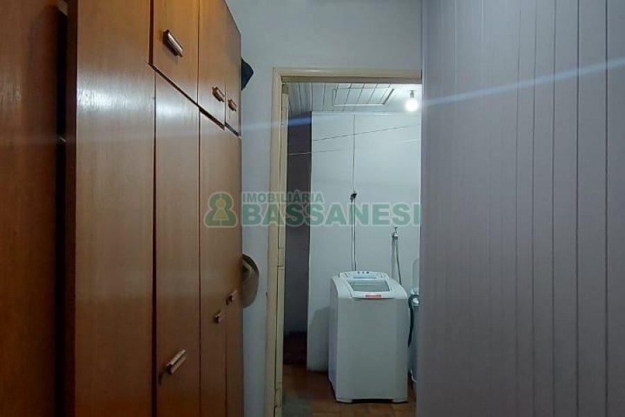 Casa com 189m², 7 dormitórios, 3 vagas, no bairro São Cristóvão em Caxias do Sul para Comprar