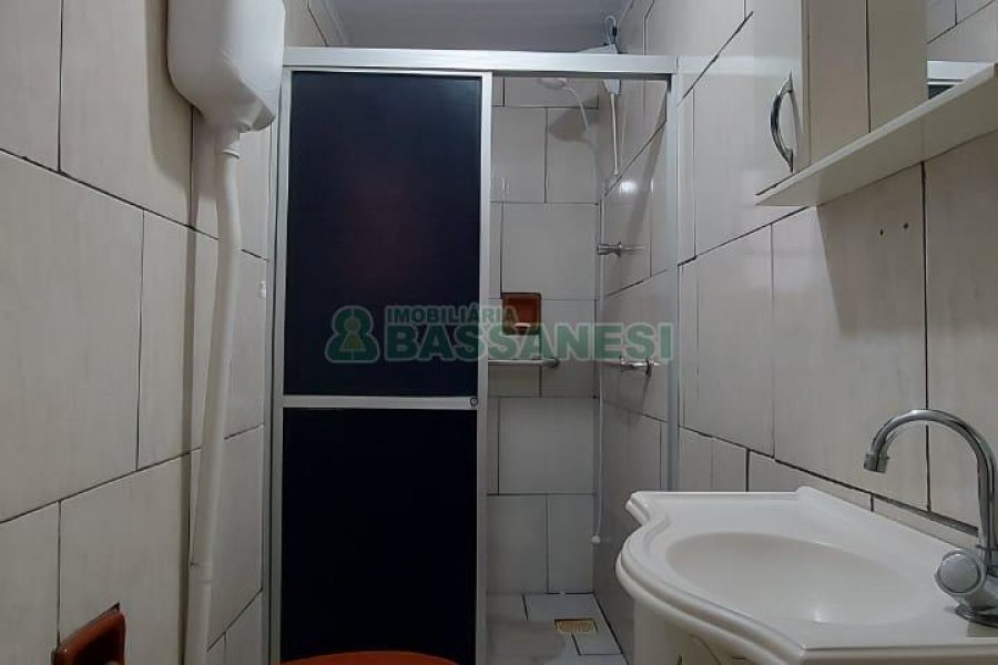 Casa com 189m², 7 dormitórios, 3 vagas, no bairro São Cristóvão em Caxias do Sul para Comprar