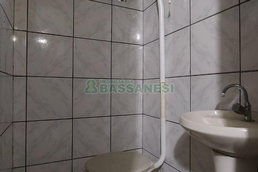 Casa com 189m², 7 dormitórios, 3 vagas, no bairro São Cristóvão em Caxias do Sul para Comprar