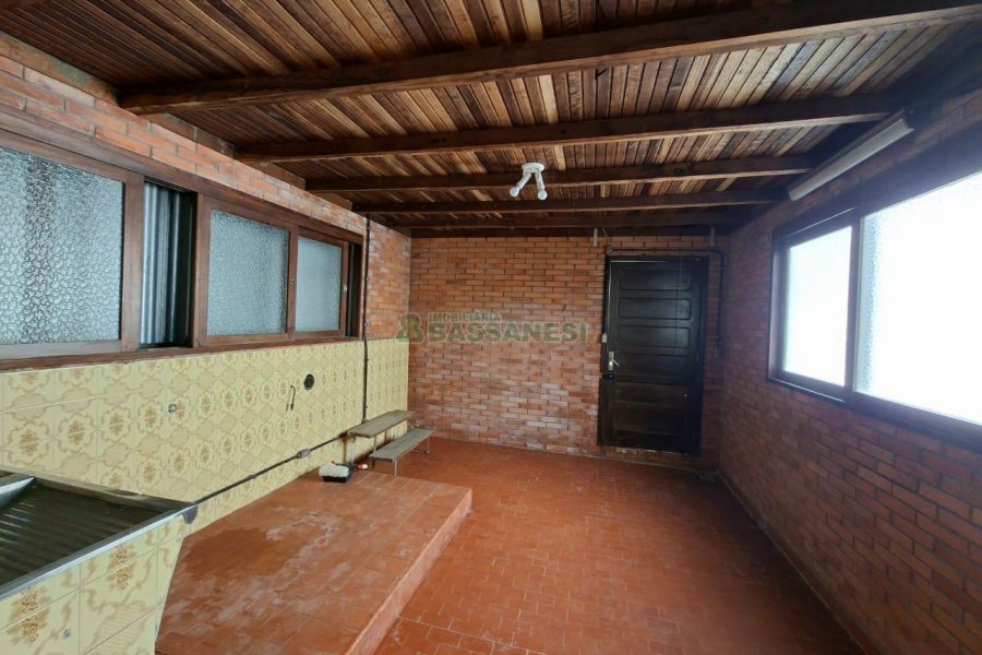 Sala com 104m², no bairro Centro em Caxias do Sul para Alugar ou Comprar