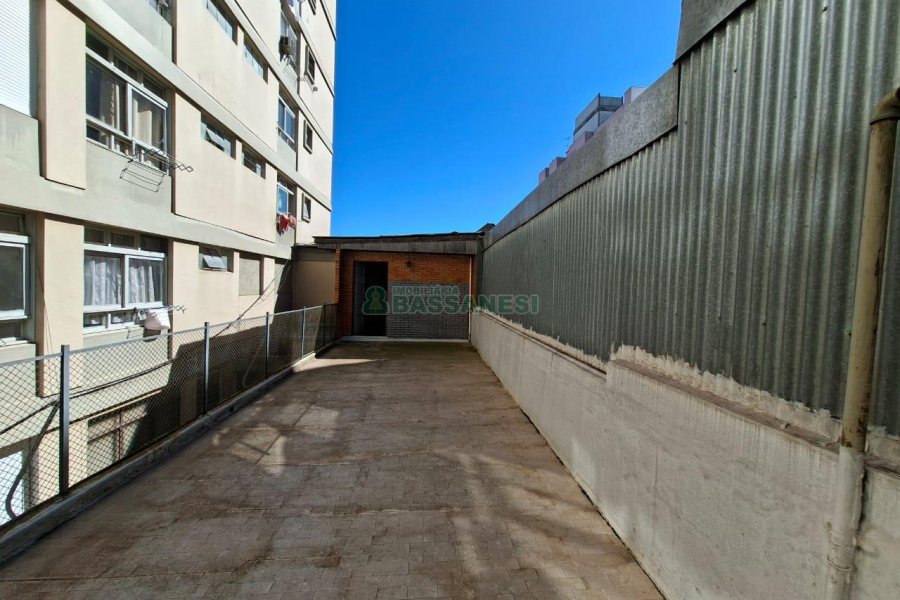 Sala com 104m², no bairro Centro em Caxias do Sul para Alugar ou Comprar