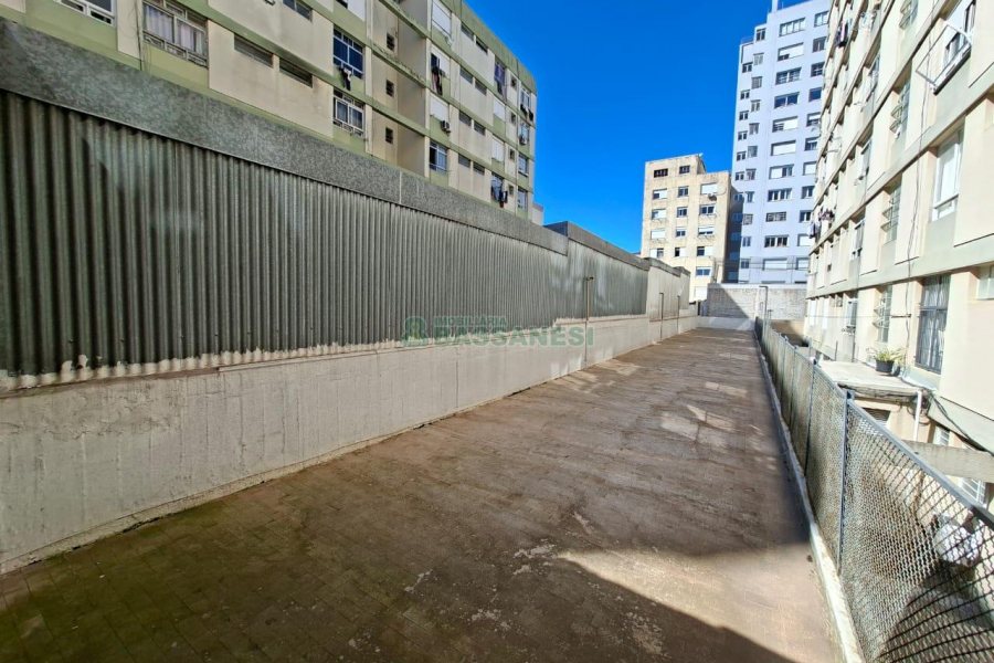 Sala com 104m², no bairro Centro em Caxias do Sul para Alugar ou Comprar