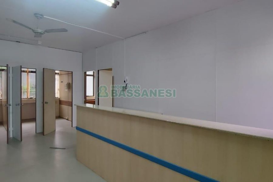 Sala com 64m², 1 vaga, no bairro Centro em Caxias do Sul para Alugar ou Comprar