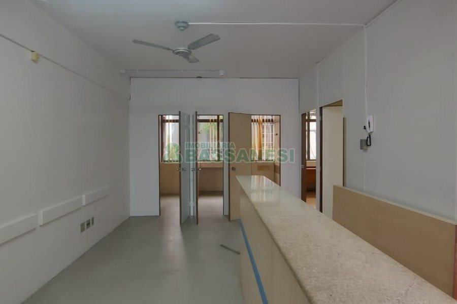 Sala com 64m², 1 vaga, no bairro Centro em Caxias do Sul para Alugar ou Comprar