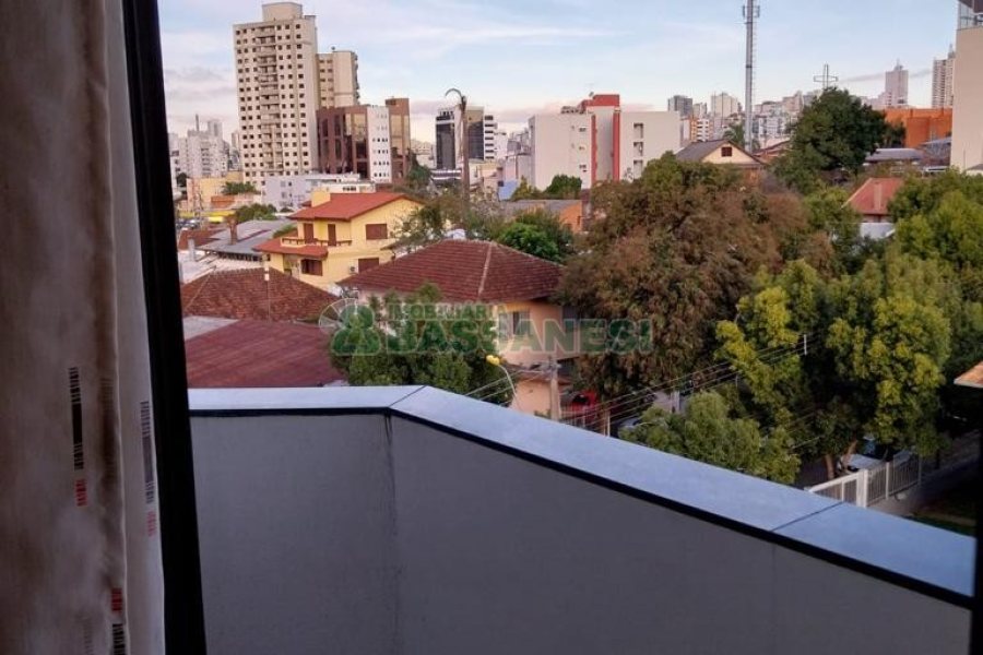 Apartamento com 66m², 2 dormitórios, 1 vaga, no bairro Pio X em Caxias do Sul para Comprar