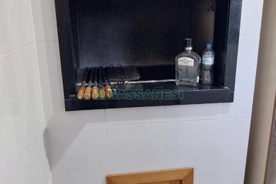 Apartamento com 66m², 2 dormitórios, 1 vaga, no bairro Pio X em Caxias do Sul para Comprar