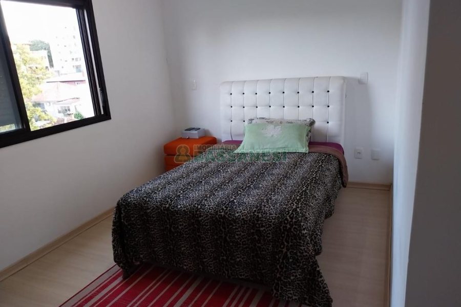 Apartamento com 66m², 2 dormitórios, 1 vaga, no bairro Pio X em Caxias do Sul para Comprar
