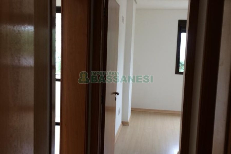 Apartamento com 66m², 2 dormitórios, 1 vaga, no bairro Pio X em Caxias do Sul para Comprar