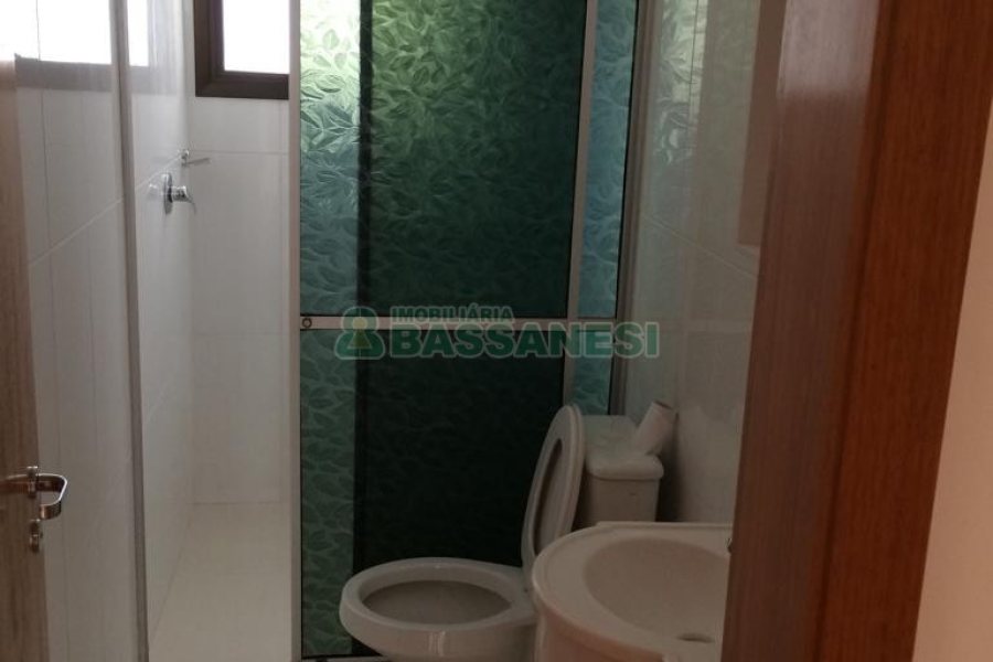 Apartamento com 66m², 2 dormitórios, 1 vaga, no bairro Pio X em Caxias do Sul para Comprar