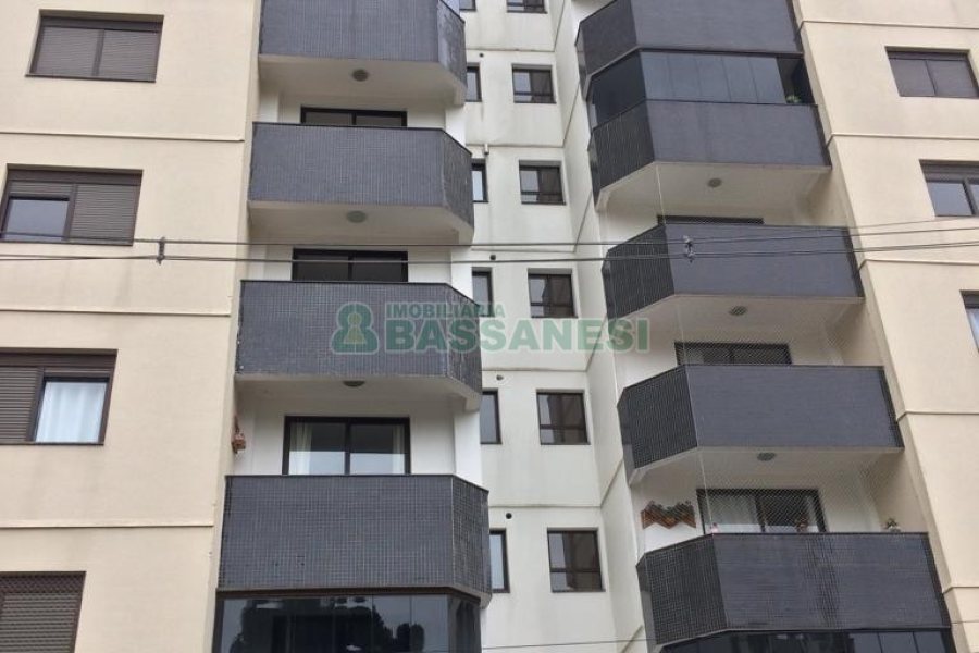 Apartamento com 66m², 2 dormitórios, 1 vaga, no bairro Pio X em Caxias do Sul para Comprar