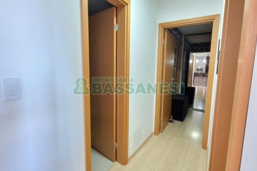 Apto Mobiliado com 70m², 2 dormitórios, 2 vagas, no bairro Madureira em Caxias do Sul para Alugar
