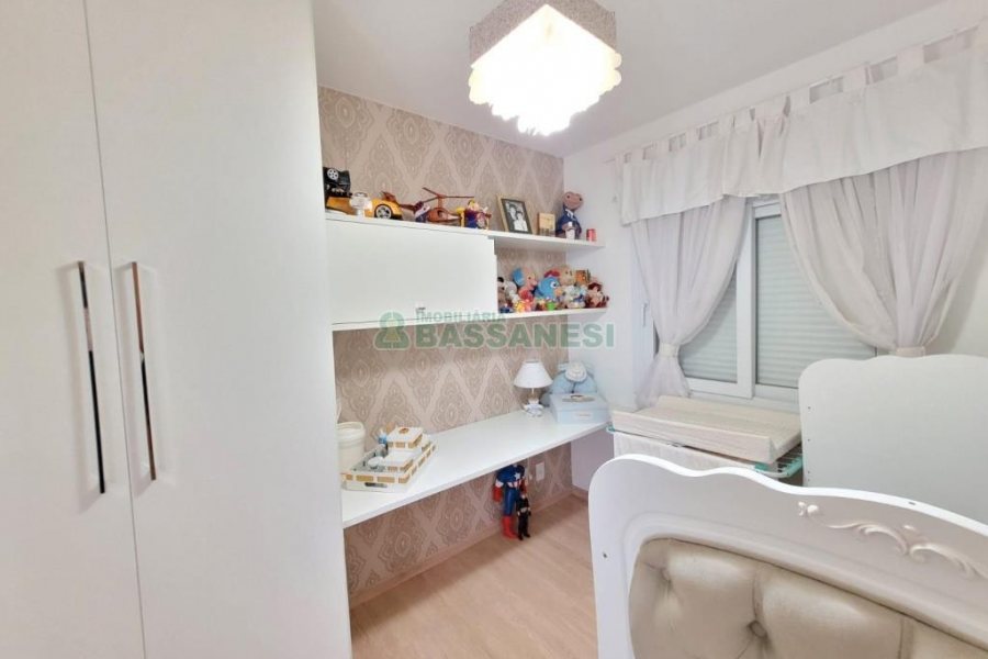 Apto Mobiliado com 70m², 2 dormitórios, 2 vagas, no bairro Madureira em Caxias do Sul para Alugar