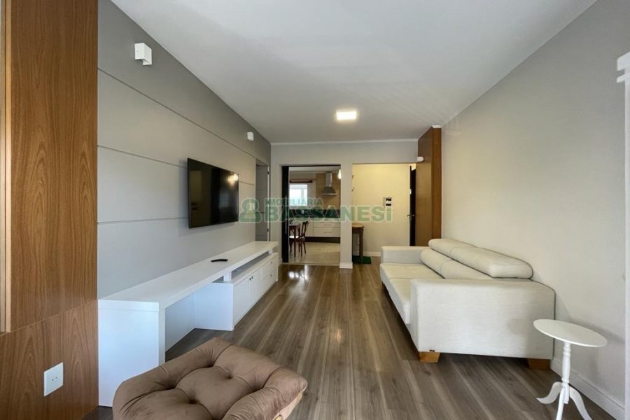 Apto Mobiliado com 115m², 3 dormitórios, 2 vagas, no bairro Centro em Caxias do Sul para Alugar