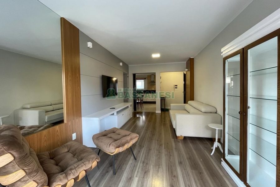 Apto Mobiliado com 115m², 3 dormitórios, 2 vagas, no bairro Centro em Caxias do Sul para Alugar