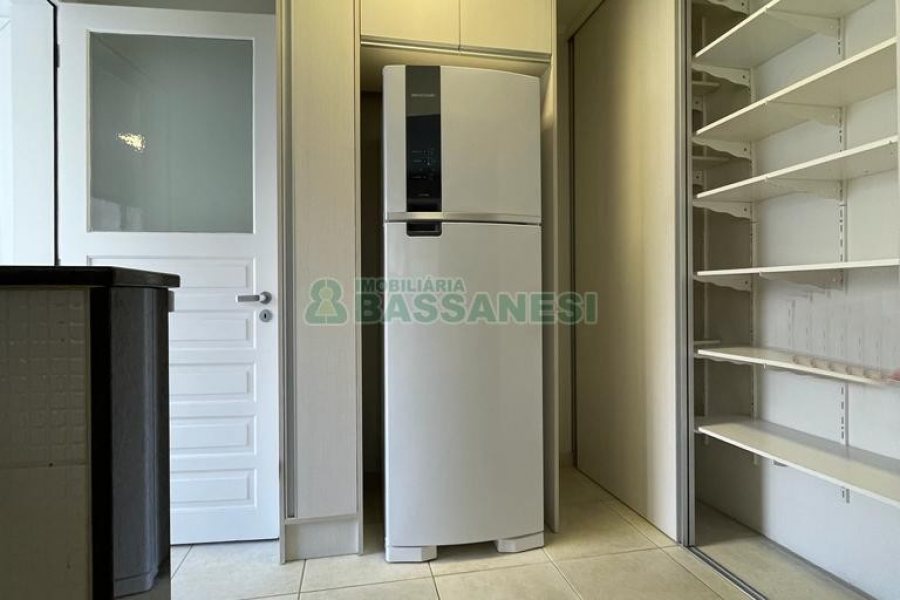 Apto Mobiliado com 115m², 3 dormitórios, 2 vagas, no bairro Centro em Caxias do Sul para Alugar
