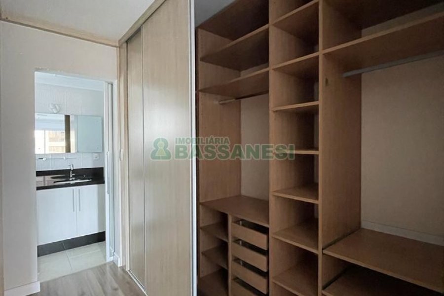 Apto Mobiliado com 115m², 3 dormitórios, 2 vagas, no bairro Centro em Caxias do Sul para Alugar