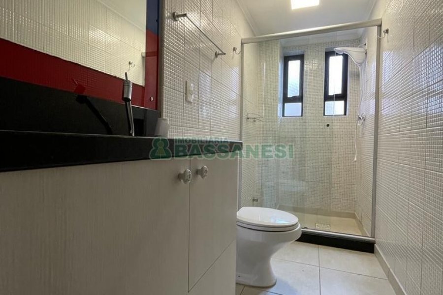 Apto Mobiliado com 115m², 3 dormitórios, 2 vagas, no bairro Centro em Caxias do Sul para Alugar