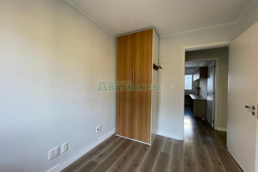 Apto Mobiliado com 115m², 3 dormitórios, 2 vagas, no bairro Centro em Caxias do Sul para Alugar