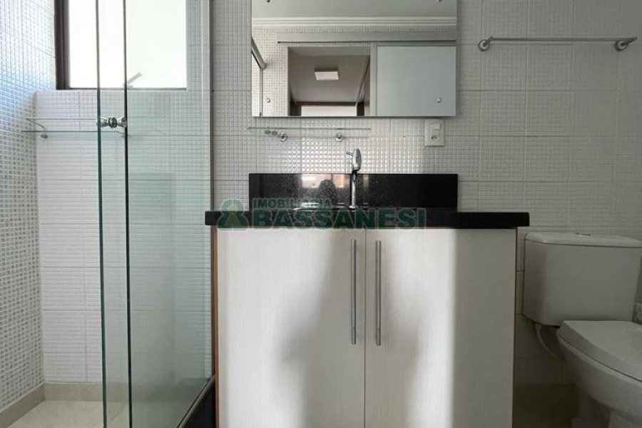 Apto Mobiliado com 115m², 3 dormitórios, 2 vagas, no bairro Centro em Caxias do Sul para Alugar