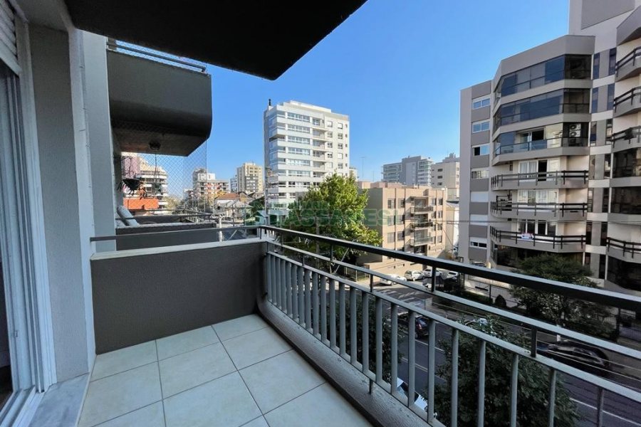 Apto Mobiliado com 115m², 3 dormitórios, 2 vagas, no bairro Centro em Caxias do Sul para Alugar
