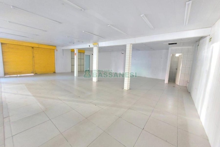 Loja com 100m², no bairro Kayser em Caxias do Sul para Alugar