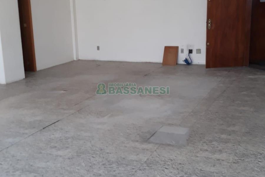 Sala com 68m², 1 vaga, no bairro Rio Branco em Caxias do Sul para Comprar