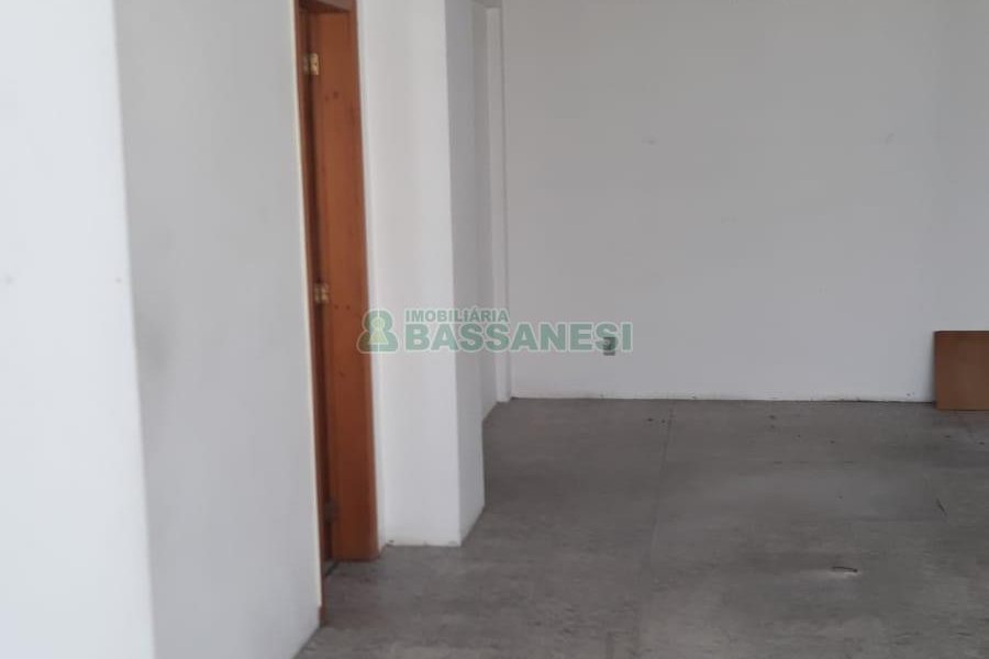 Sala com 68m², 1 vaga, no bairro Rio Branco em Caxias do Sul para Comprar