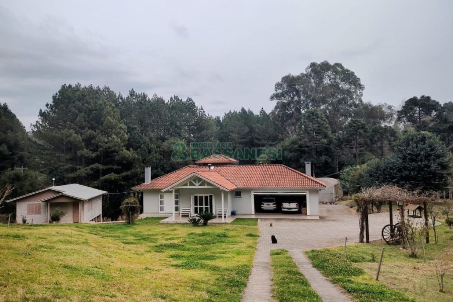 Chácara com 167m², no bairro Ana Rech em Caxias do Sul para Comprar