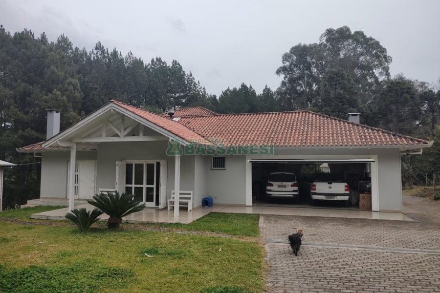 Chácara com 167m², no bairro Ana Rech em Caxias do Sul para Comprar