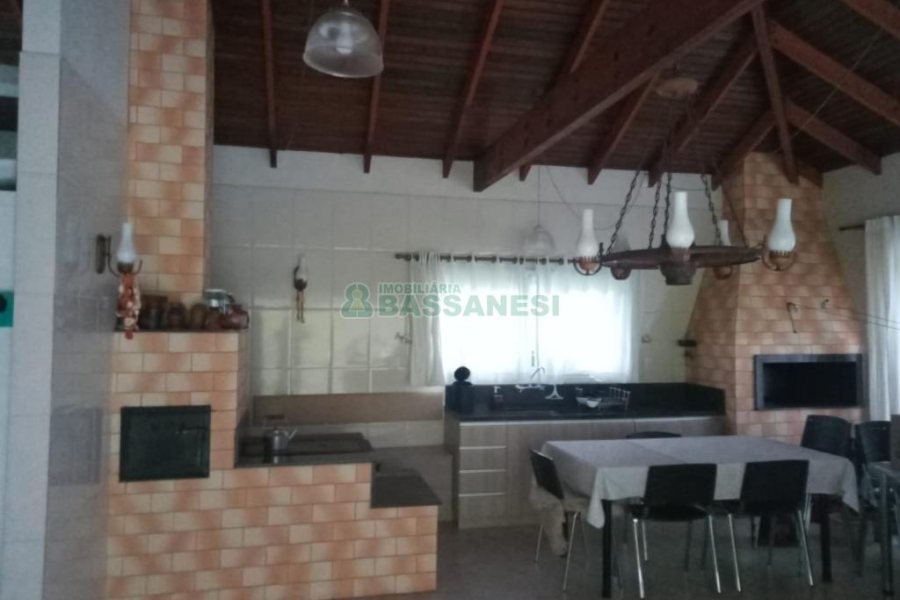 Chácara com 167m², no bairro Ana Rech em Caxias do Sul para Comprar