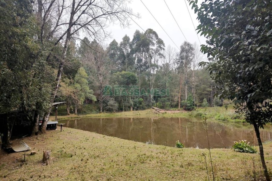 Chácara com 167m², no bairro Ana Rech em Caxias do Sul para Comprar