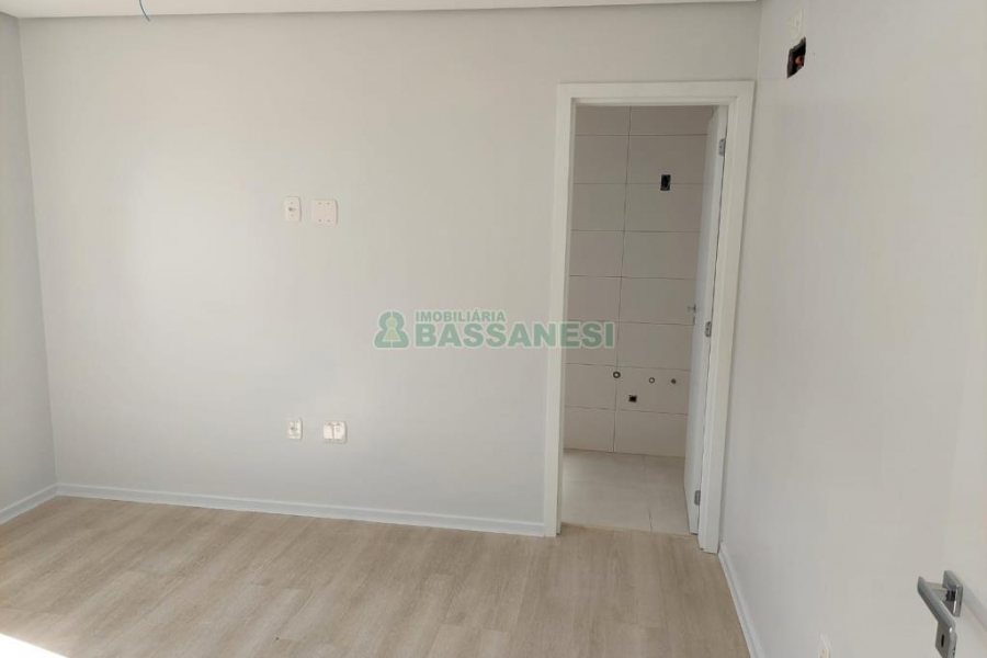 Apartamento, 3 dormitórios, 2 vagas, no bairro Rio Branco em Caxias do Sul para Comprar