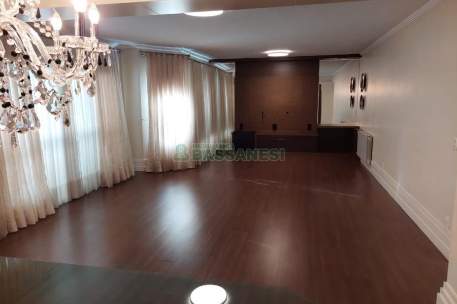 Apartamento com 163m², no bairro Cristo Redentor em Caxias do Sul para Comprar